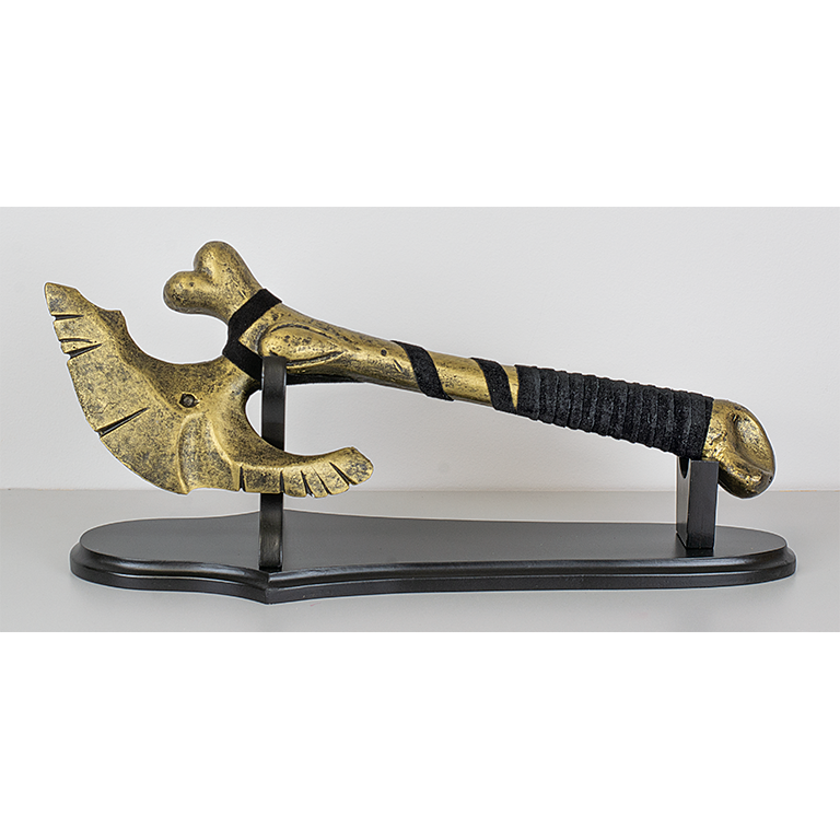 Topor ornamental Albainox din rasina RE-2968 topor din oase
