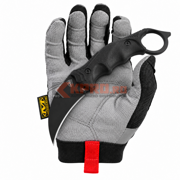 Cutit karambit Elite Force EF717 5.0980 ținut în mănușă, watermark KPRO.ro