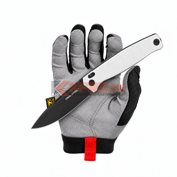 Briceag Real Steel Huginn Alb 5.0246 ținut în mănușă, watermark KPRO.ro