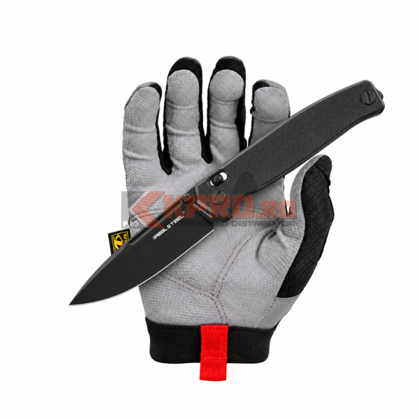 Briceag Real Steel Huginn Negru 5.0232 ținut în mănușă, watermark KPRO.ro