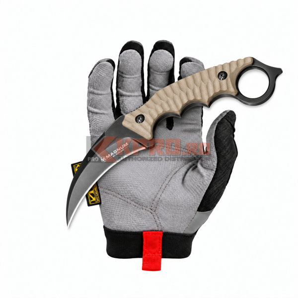 Cutit Karambit Boker Magnum Spike 02SC028 ținut în mănușă, watermark KPRO.ro