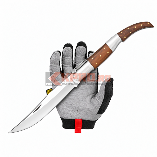 Briceag Spaniol Cricket 37 Albainox Arabic Rosu 01093 ținut în mănușă, watermark KPRO.ro