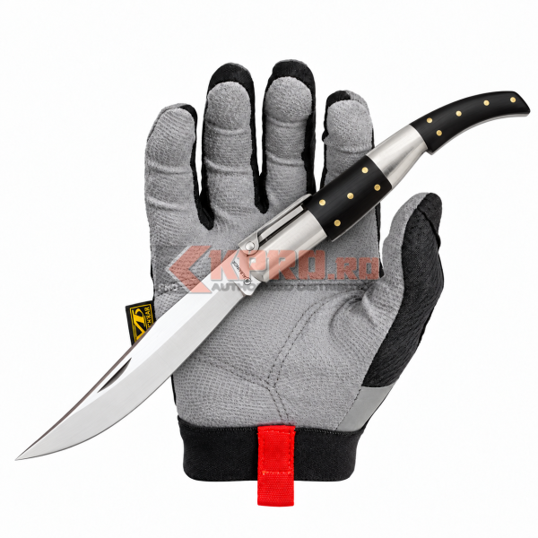 Briceag Spaniol Cricket 26 Albainox Arabic Negru 01732 ținut în mănușă, watermark KPRO.ro
