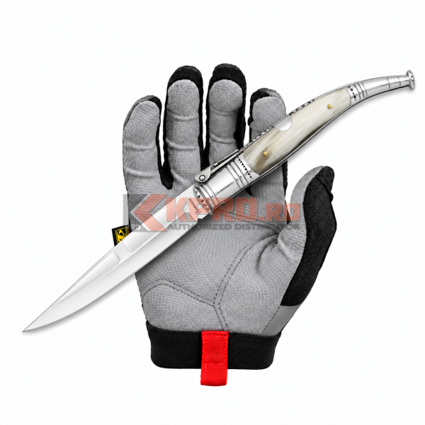 Briceag Cricket Albainox Serrana 29 Corn 01083 ținut în mănușă, watermark KPRO.ro
