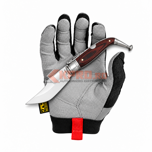 Briceag Spaniol Cricket 16 Albainox Jerezana Rosu 01049 ținut în mănușă, watermark KPRO.ro
