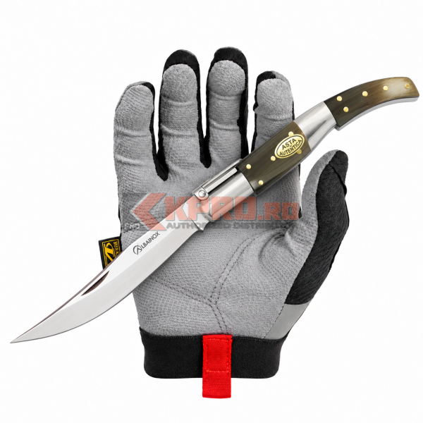Briceag Spaniol Cricket 26 Albainox Carraca Corn 01077 ținut în mănușă, watermark KPRO.ro