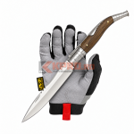 Briceag Spaniol Cricket 29 Albainox Zebra Wood 01667 ținut în mănușă, watermark KPRO.ro